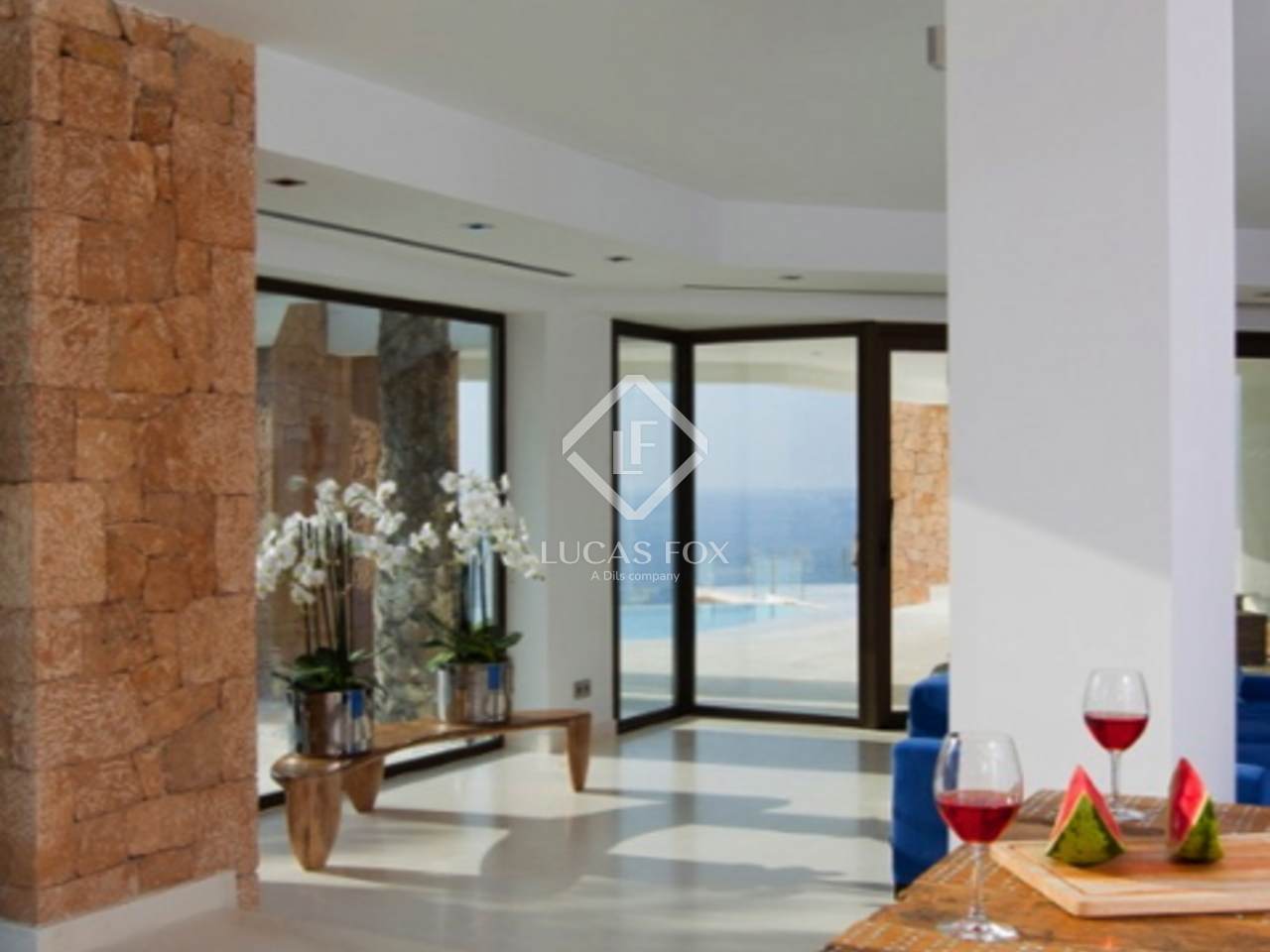 Luxury seafront property for sale in San José,