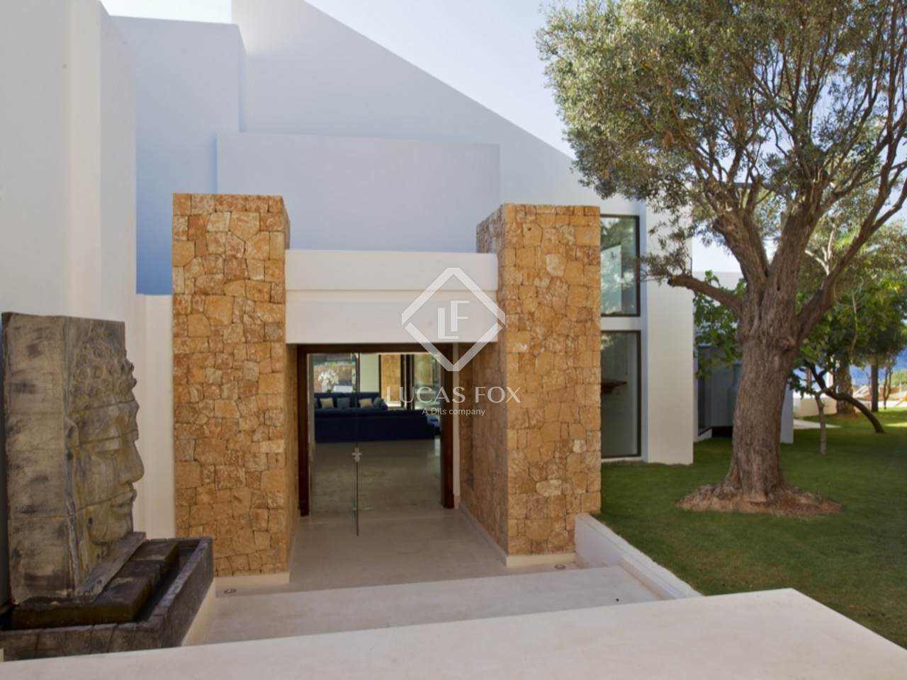 Luxury seafront property for sale in San José,