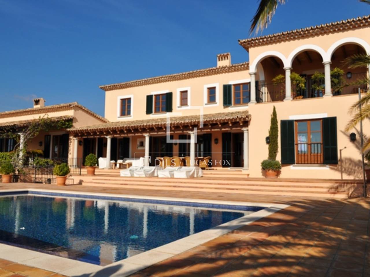 Luxury country villa for sale in Alaro, Mallorca.