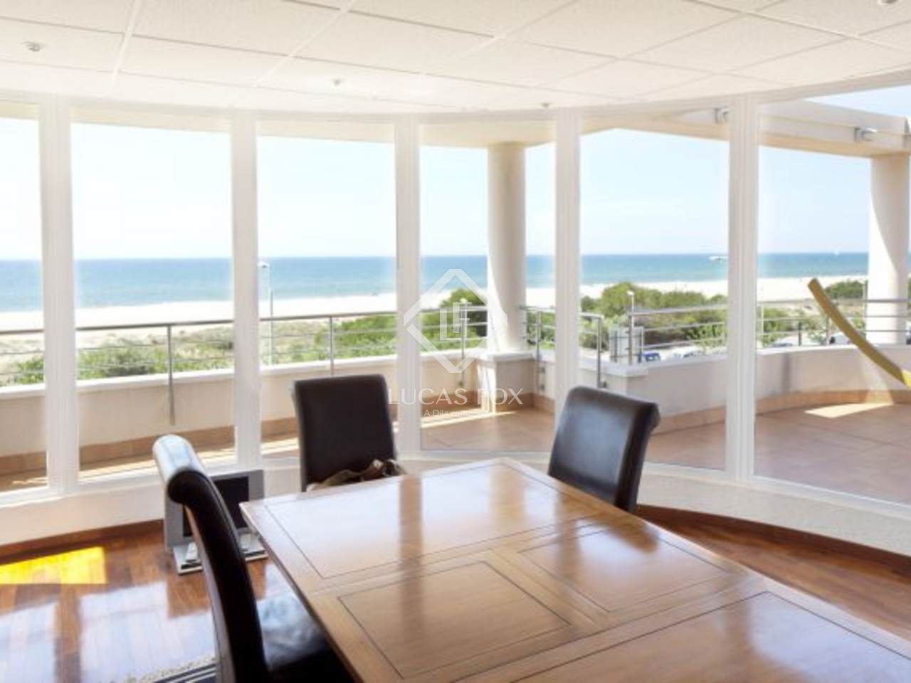 First line house for sale in Gavà Mar, close to Barcelona.