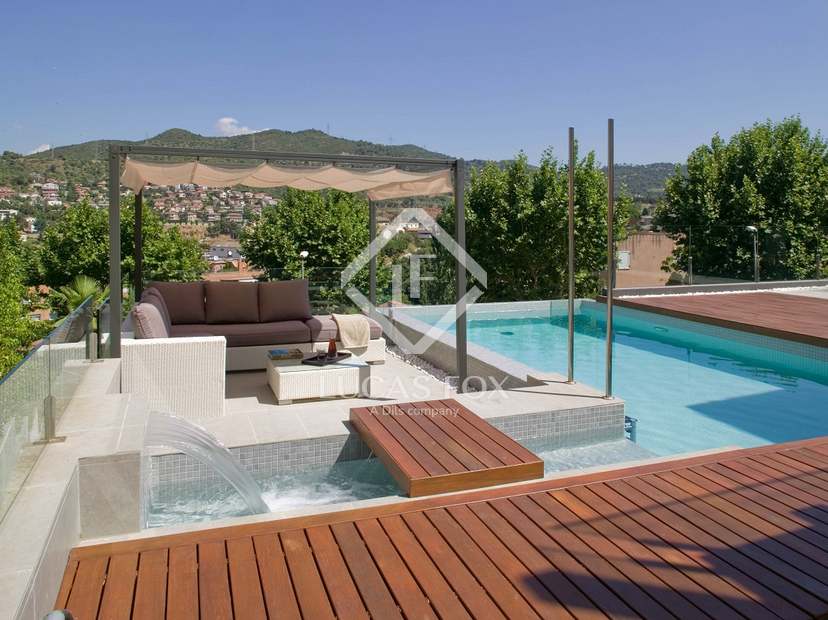 Casa de diseño en venta ubicada en sant just desvern