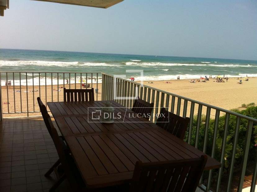 3 bed apartment with beach access for rent in Gavà Mar