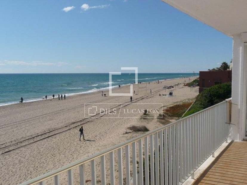 3 bed apartment with beach access for rent in Gavà Mar