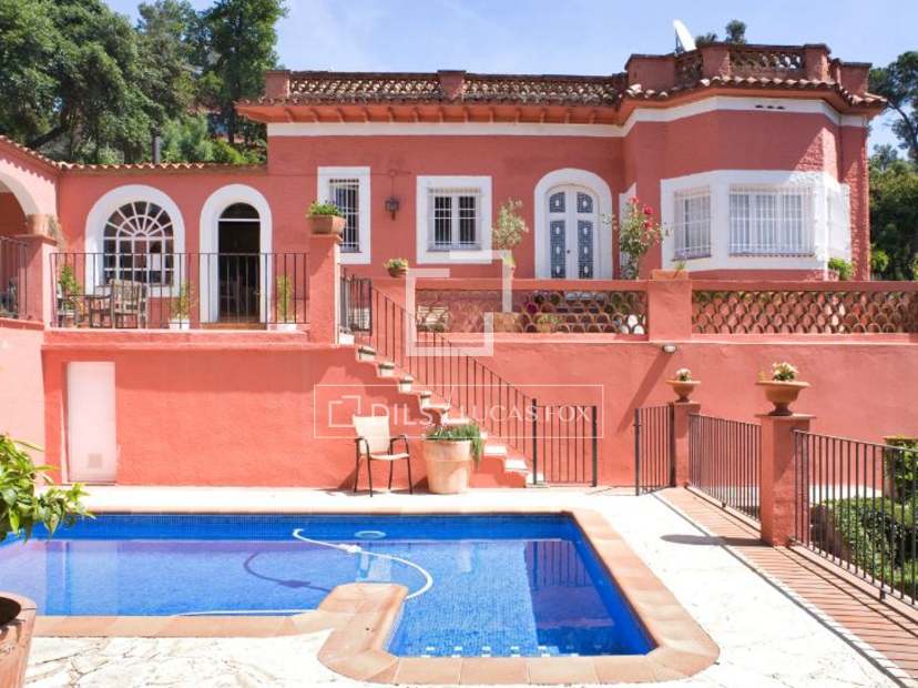 Casa modernista en venta en la Floresta, cerca de Barcelona