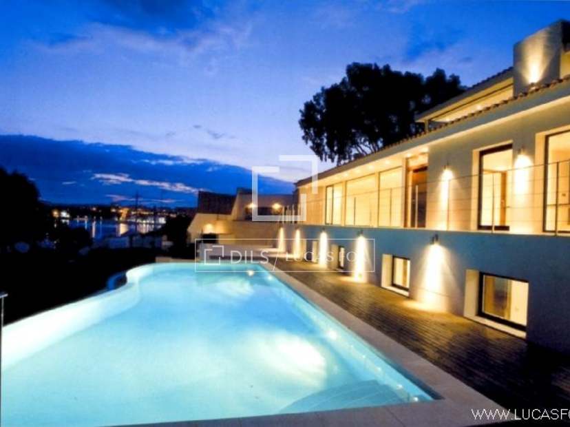 House for sale in Port Mahon, Menorca. Front line position with incredible views.