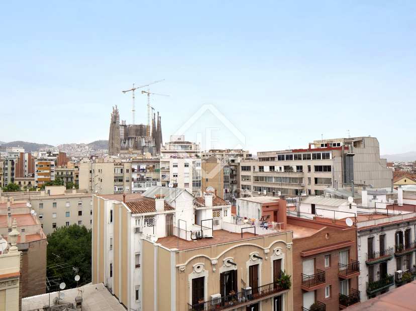 2 bedroom penthouse with terrace for sale Eixample Barcelona