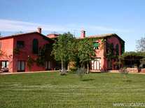 Magnificent Girona country property for sale with 6ha of private land, swimming pool and equestrian facilities. Ideally located in the Baix Emporda, just 10km from the beaches of the Costa Brava