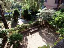 Casa de estilo inglés con elementos modernistas en venta en la zona