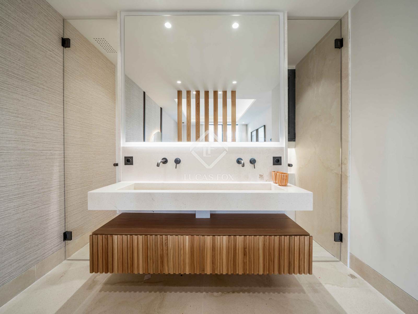 2 Bedrooms Apartment in Nueva Andalucia