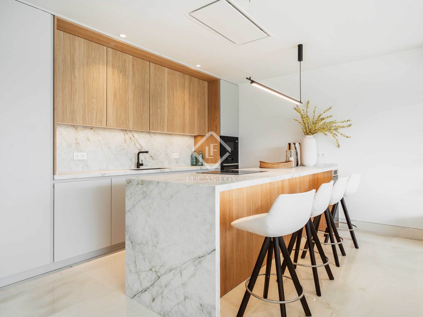 2 Bedrooms Apartment in Nueva Andalucia