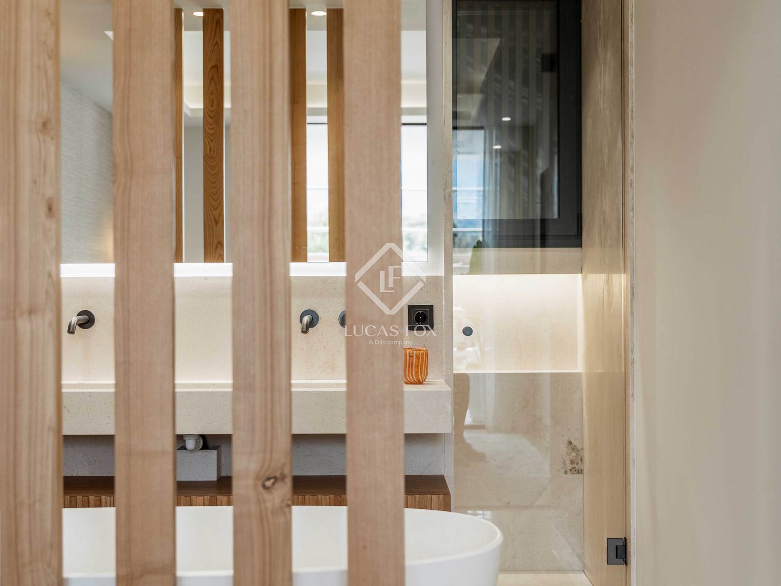 2 Bedrooms Apartment in Nueva Andalucia