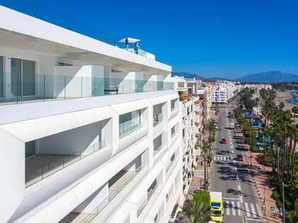 Iconic new luxury front line beach apartments in Estepona Town Centre