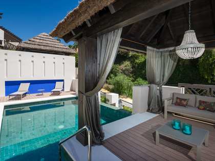182m² house / villa with 14m² garden for sale in Golden Mile