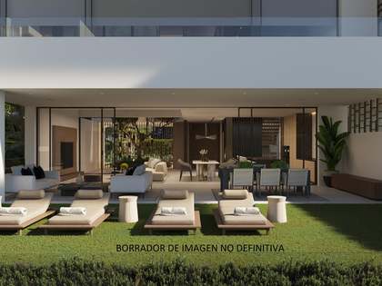 673m² hus/villa med 152m² Trädgård till salu i Nueva Andalucia
