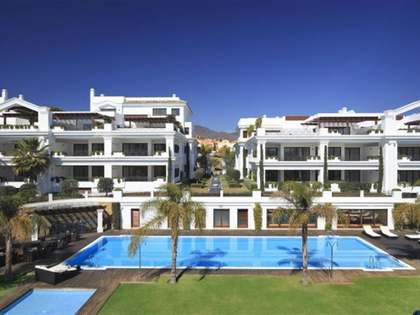 Neue Strandwohnungen zum Verkauf in Estepona - jetzt fertig