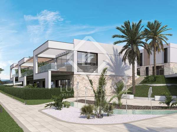 132m² house / villa with 22m² garden for sale in Mijas
