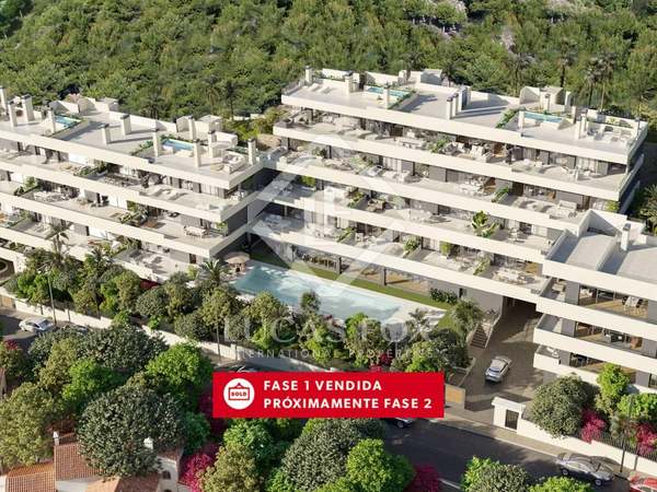 137m² Apartment with 47m² garden for sale in Los Monasterios