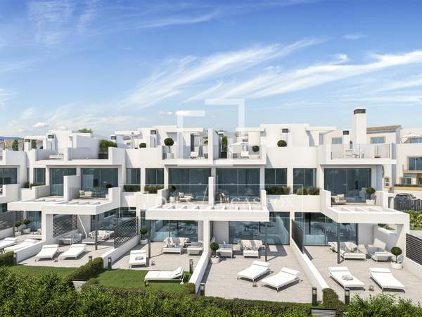 422m² Hus/Villa med 32m² Trädgård till salu i Estepona