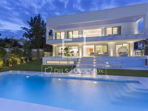 Huis / Villa van 574m² te koop met 64m² terras in San Pedro de Alcántara / Guadalmina