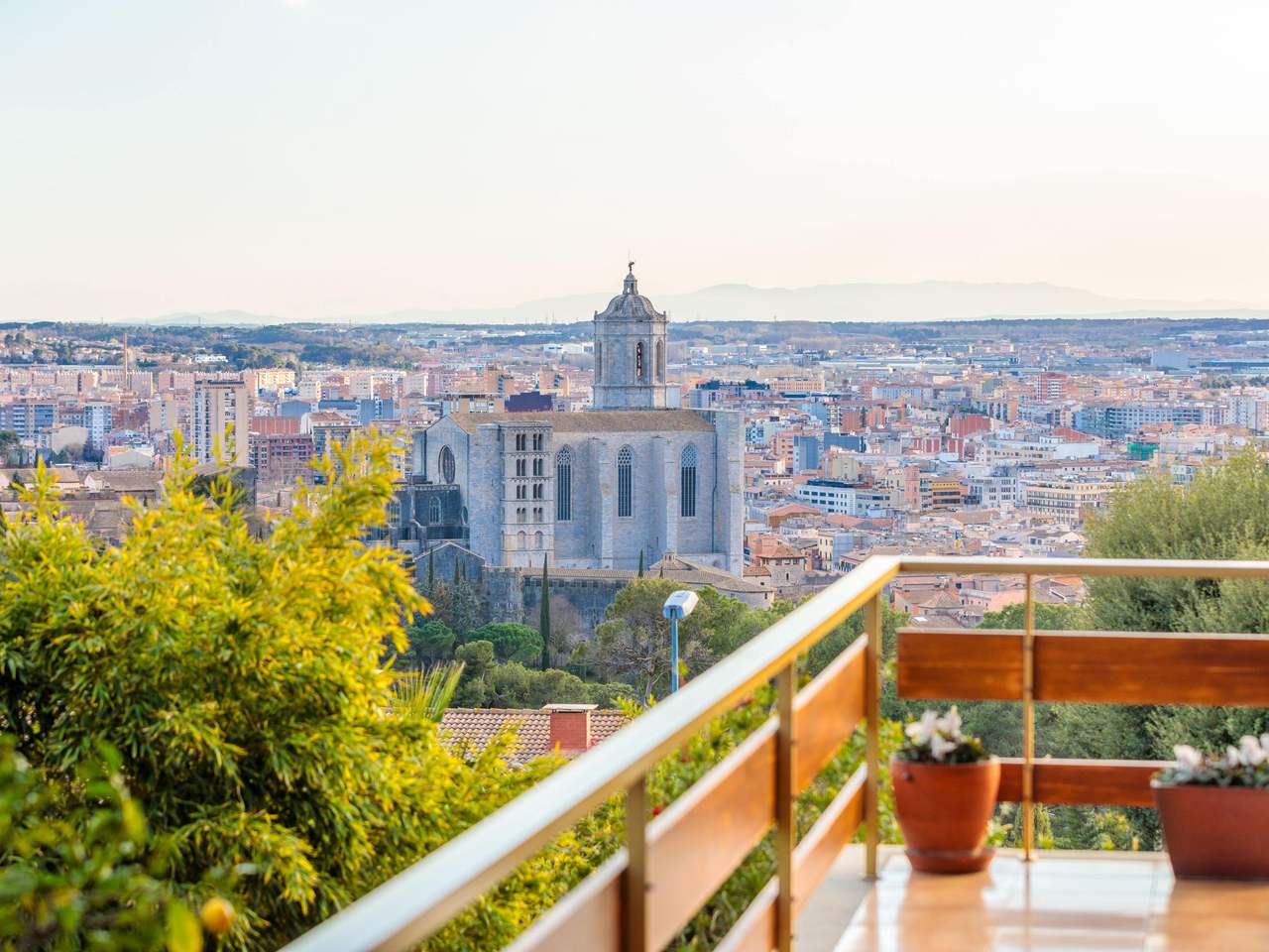 Apartments and houses for sale in Montjuïc, Girona City Lucas Fox