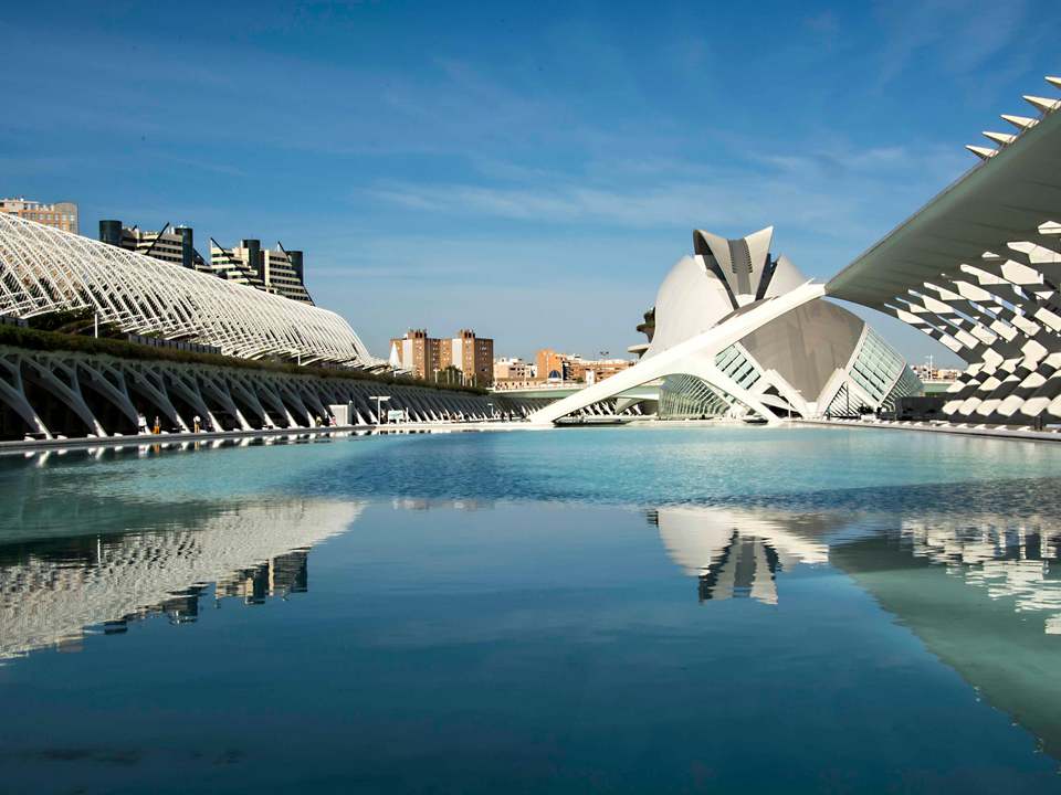 Viviendas en venta y en alquiler en Ciudad de las Ciencias - Lucas Fox