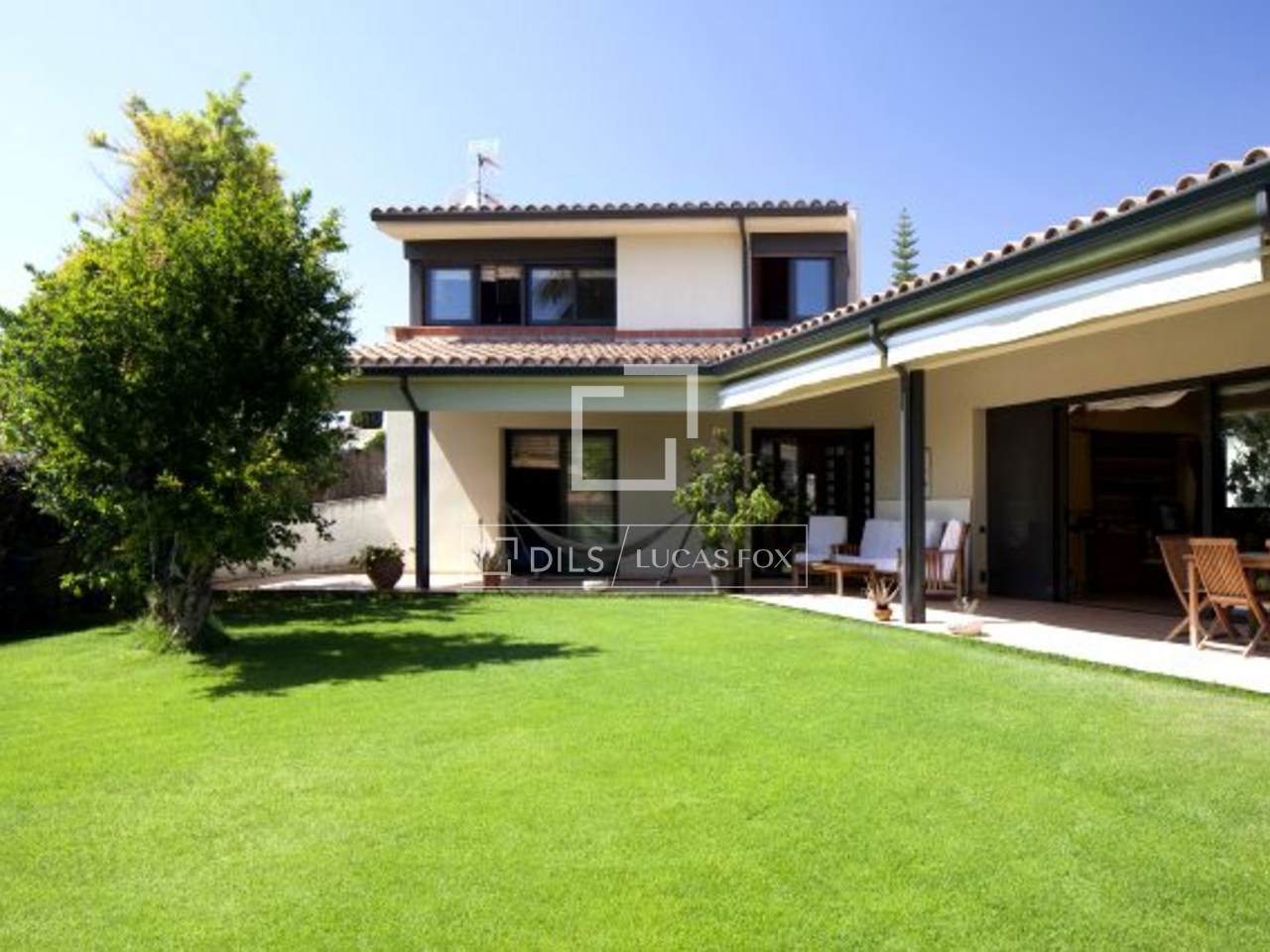 Modern villa for sale in Sitges near Barcelona