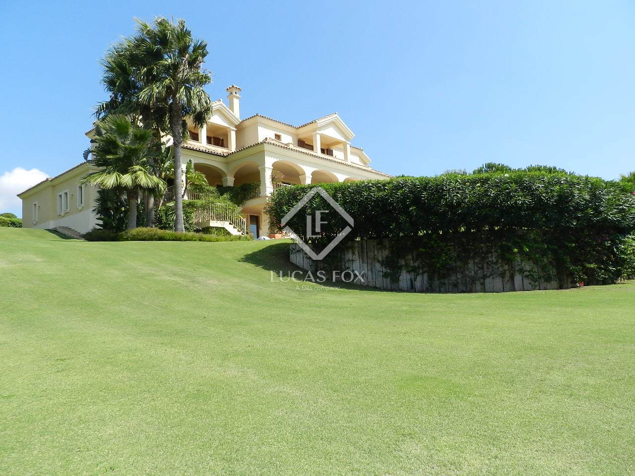 5 bed Frontline golf, luxury villa for sale, Sotogrande Alto, Almenara
