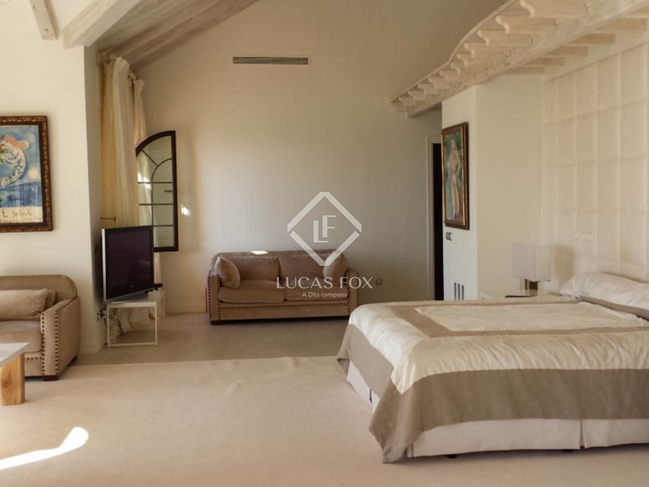 9 Bed luxury Villa for sale, front line beach, Estepona.