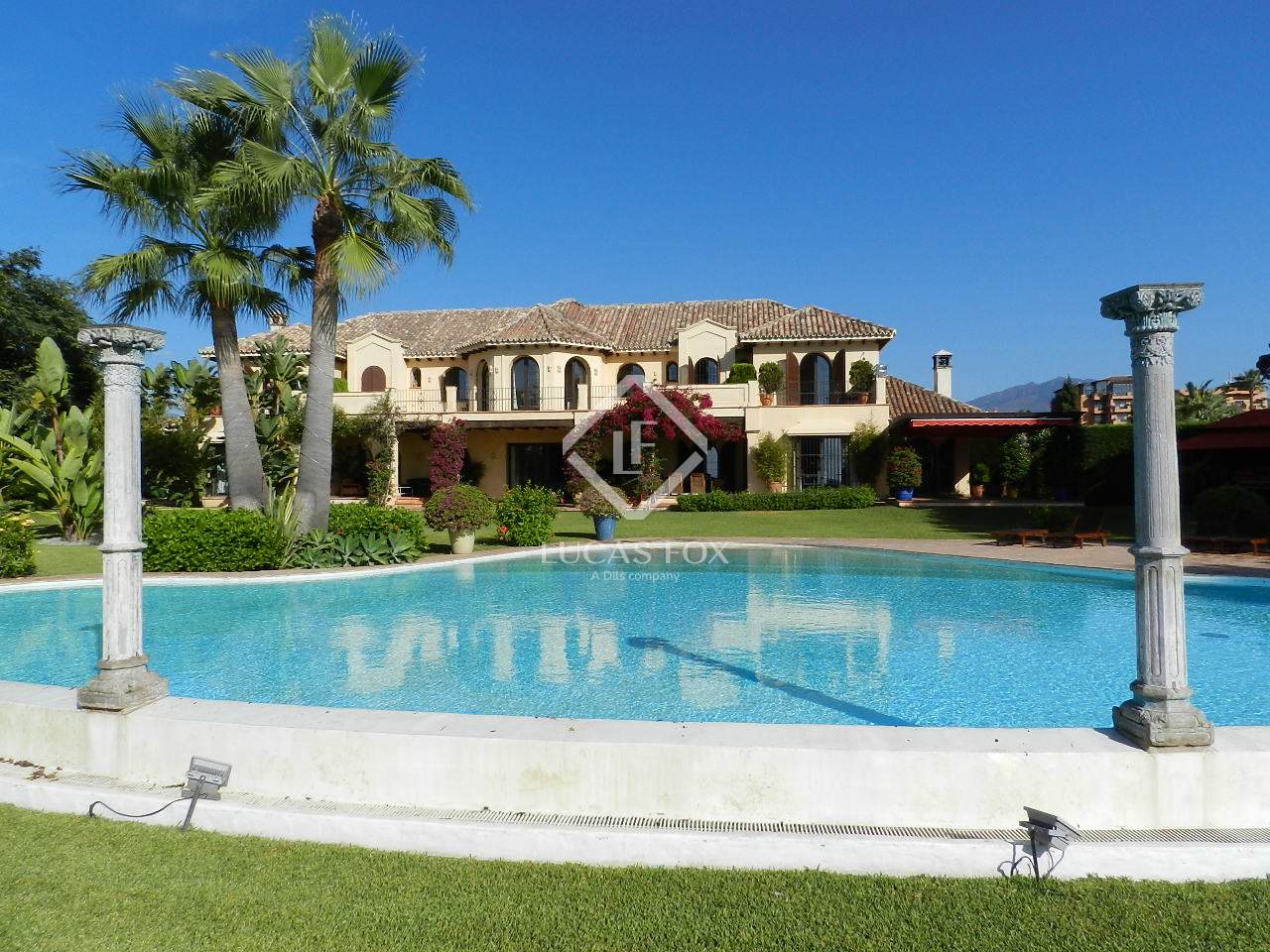 9 Bed luxury Villa for sale, front line beach, Estepona.