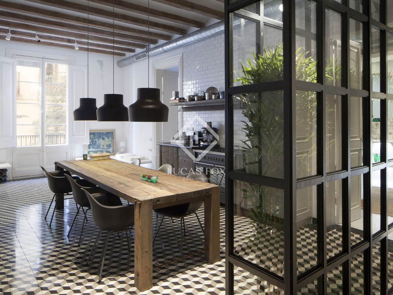 Spacious 2bedroom apartment for sale in el Born, Barcelona