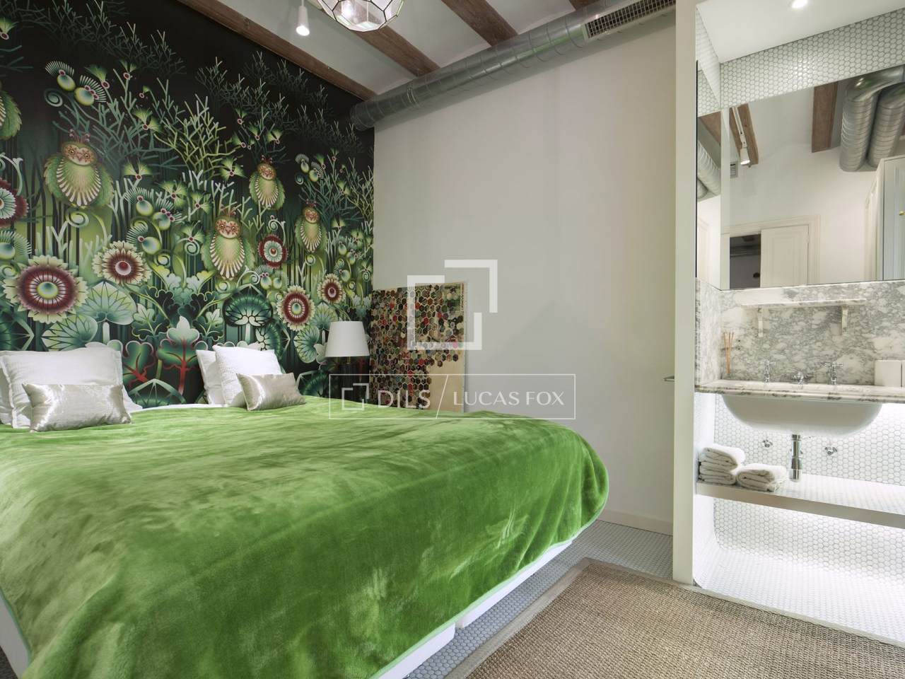 Spacious 2bedroom apartment for sale in el Born, Barcelona