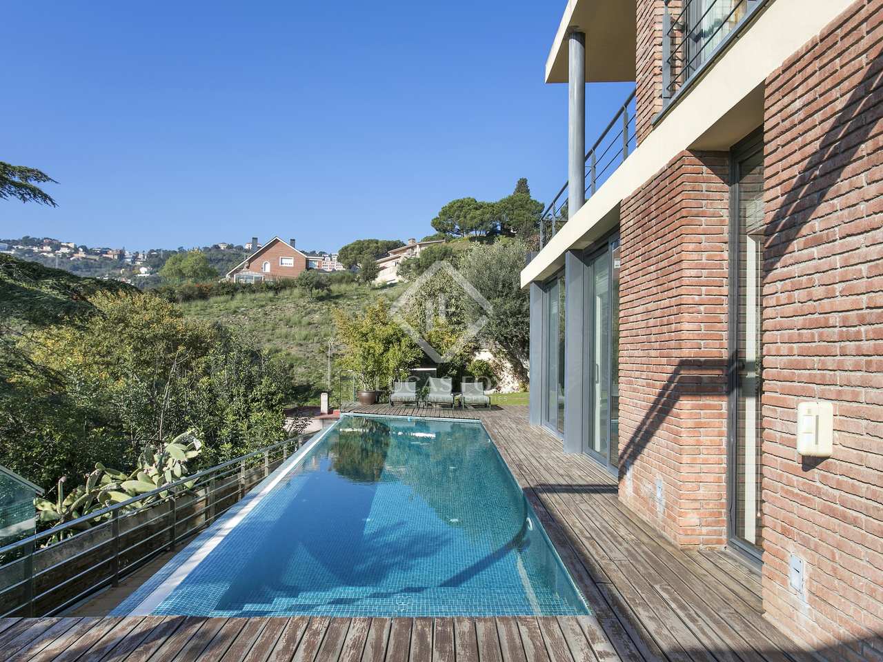 4-bedroom house with an infinity pool for sale in Sarriá