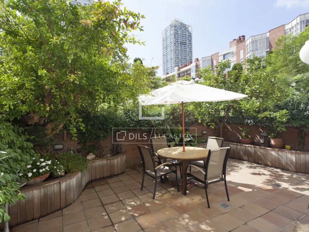 Apartment for sale with terrace in Vila Olímpica, Barcelona