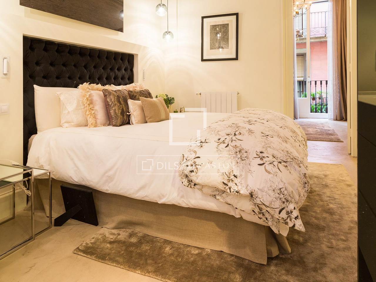 Stunning apartment for sale in Barcelona Old Town