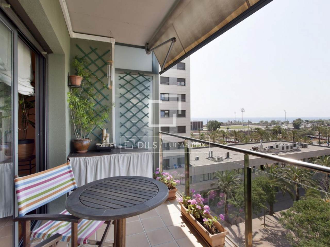 Buy an apartment overlooking the sea in Diagonal Mar, Barcelona