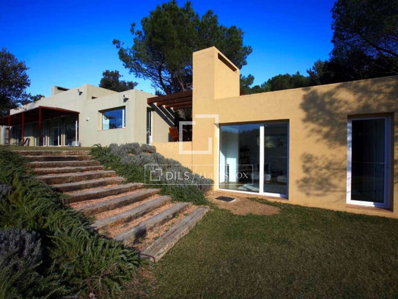 Modern style Costa Brava house for sale near Begur