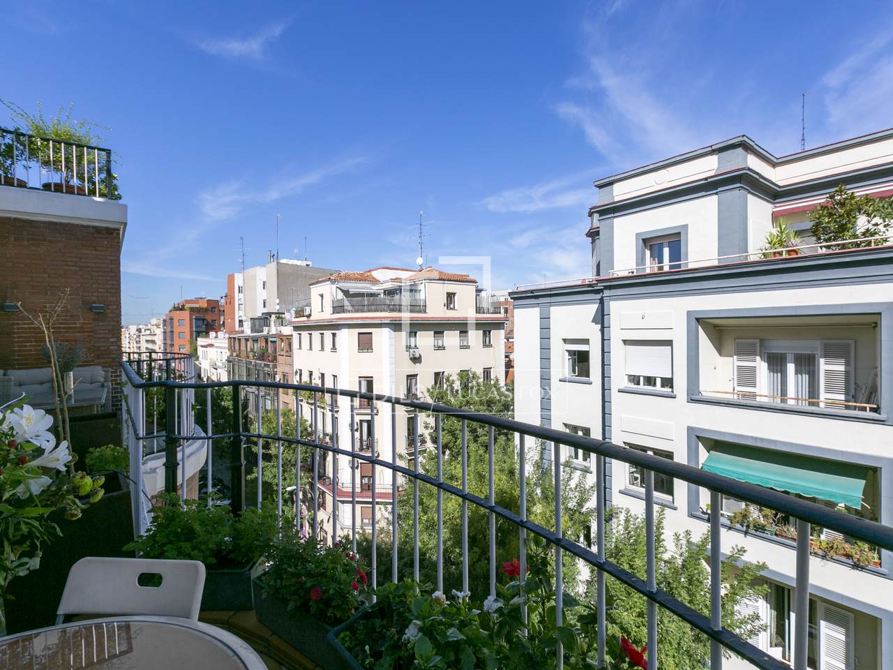 Piso de 170 m² con terraza en venta en Almagro, Madrid