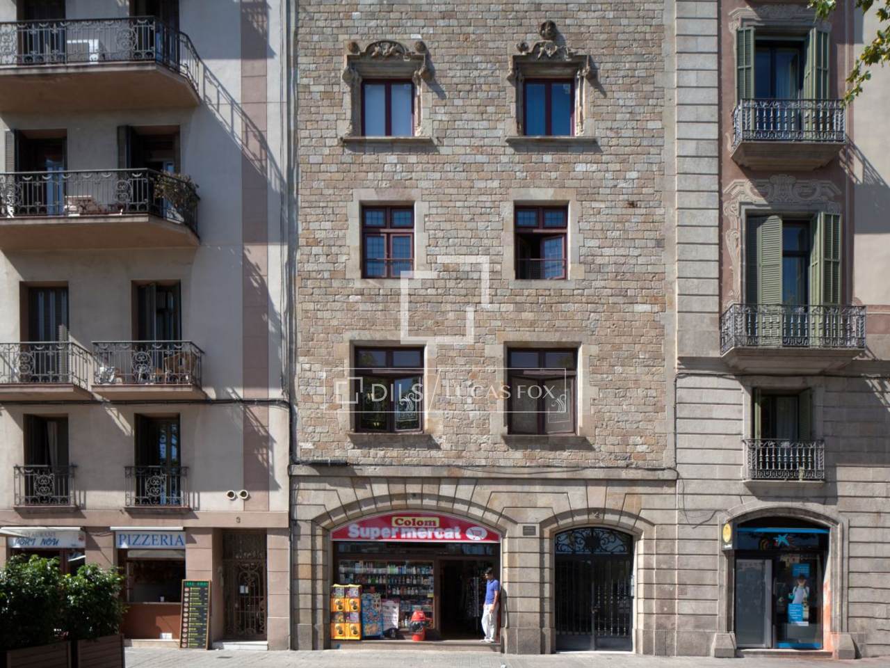 2bedroom designer apartment for sale in Barcelona Old Town