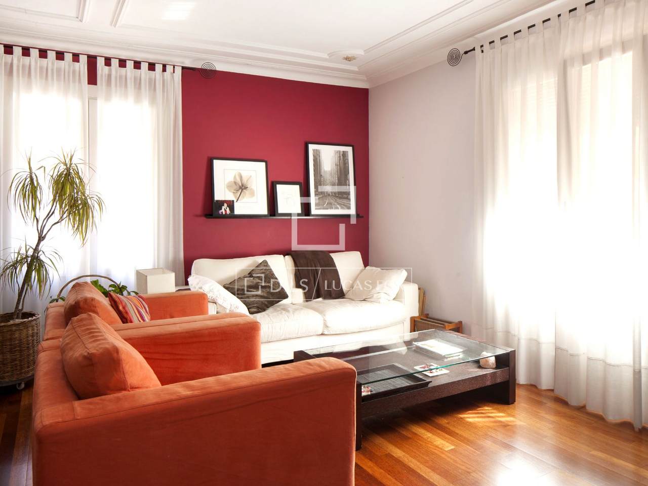 Renovated apartment for sale in the Borne Barcelona Old Town