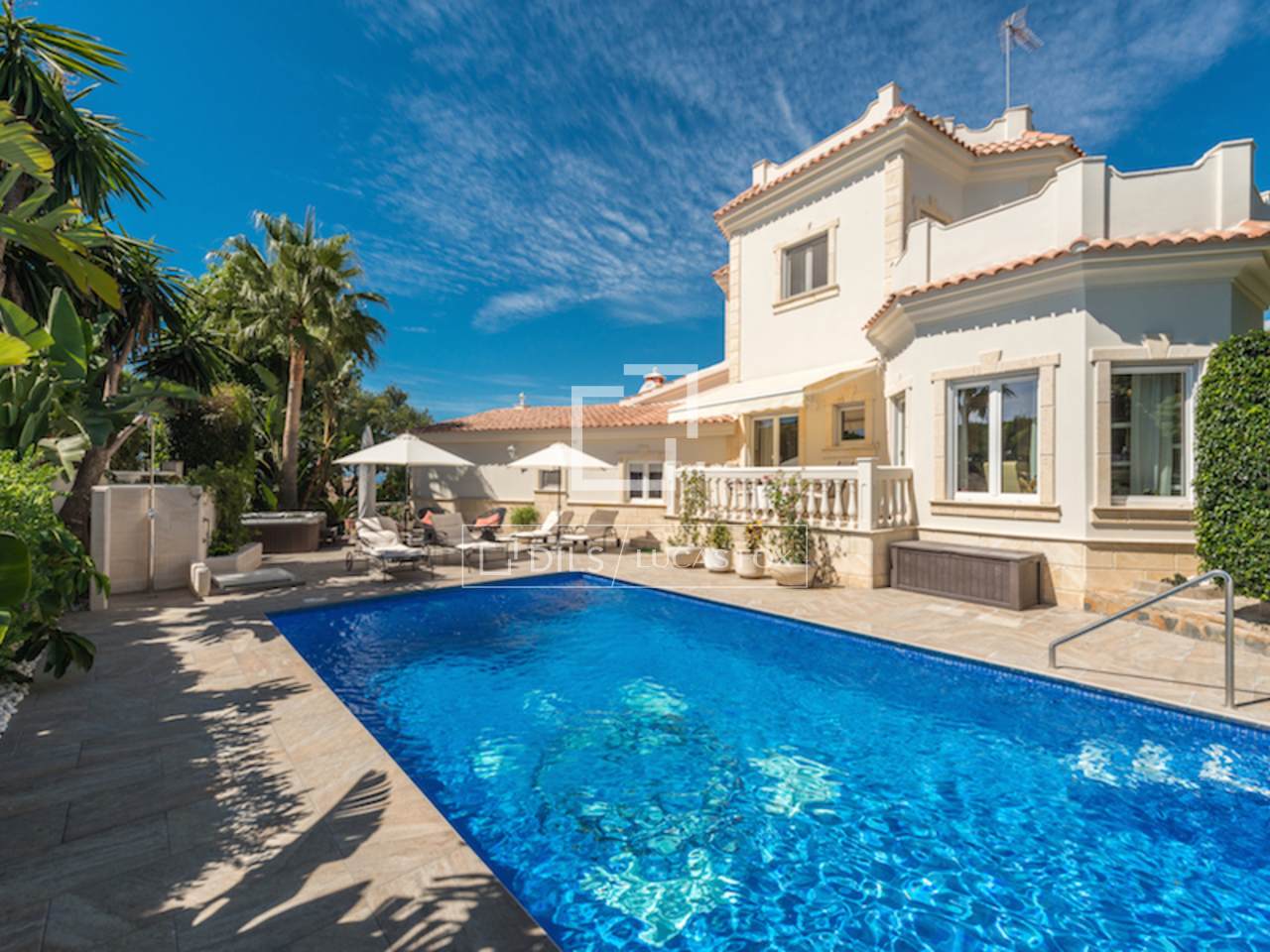 429m2 villa with 6 bedrooms for sale in El Rosario, Marbella