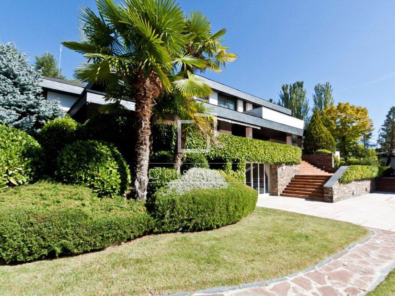 3,700m² Country house for sale in La Moraleja, Madrid