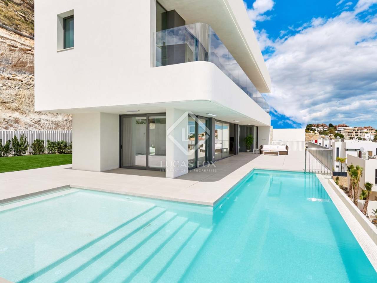 421m² House / Villa for sale in Finestrat, Alicante