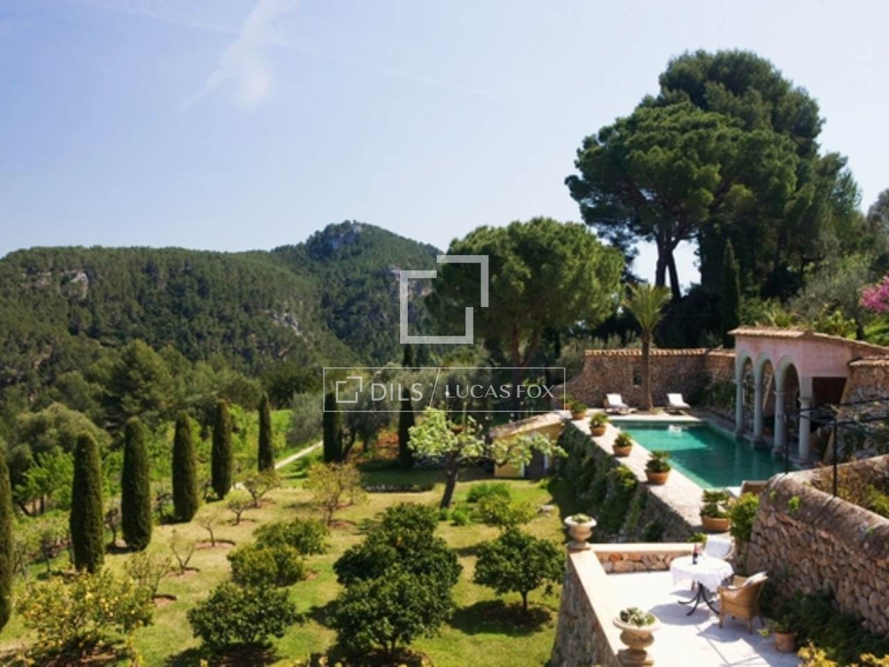 Luxury country house for sale in Mallorca close to Palma