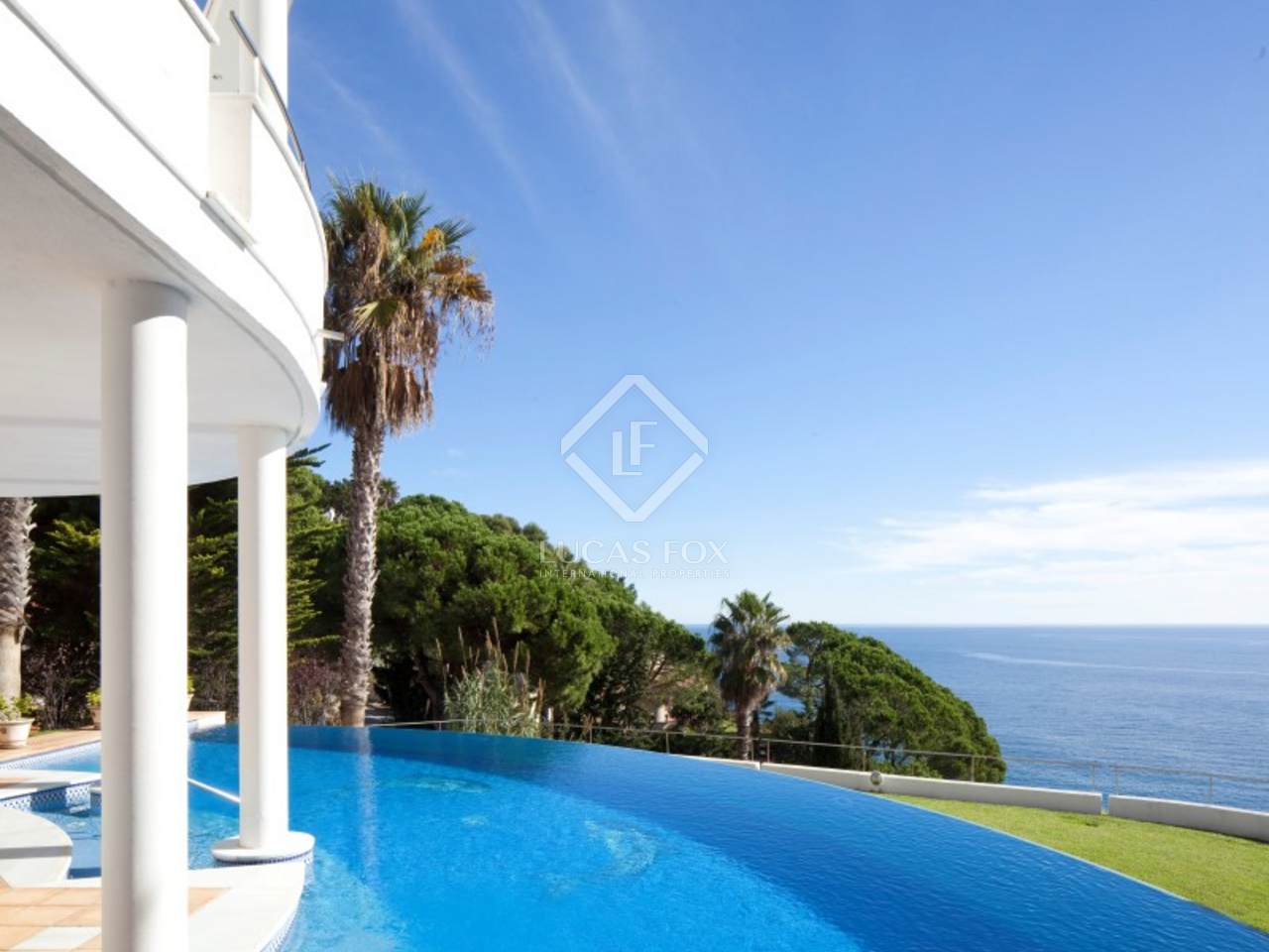 First line house to sell in Lloret de Mar, Costa Brava