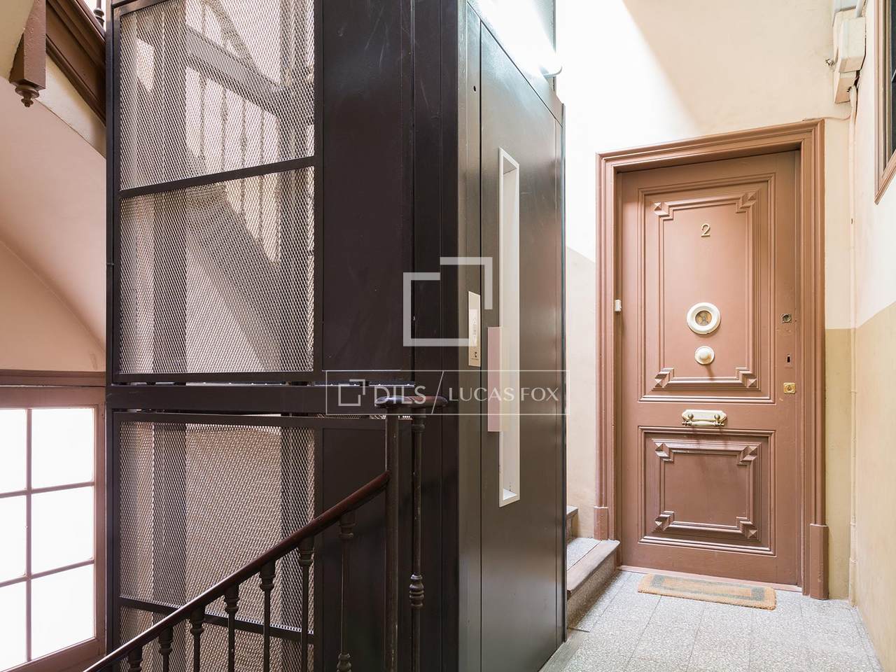 Loftstyle apartment to buy in Barcelona's Eixample district