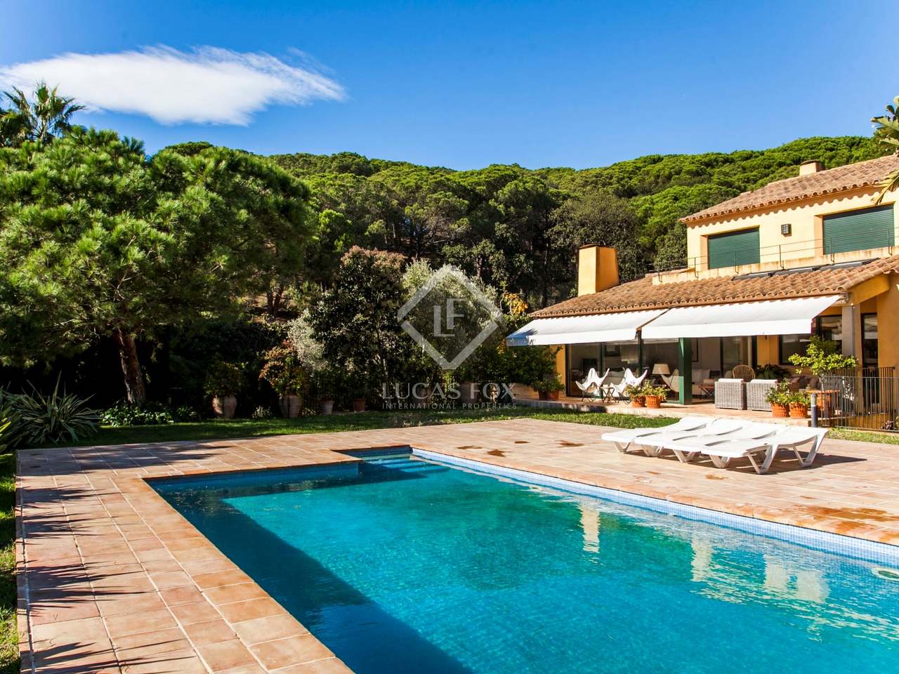 Wonderful Costa Brava Villa For Sale With Sea Views