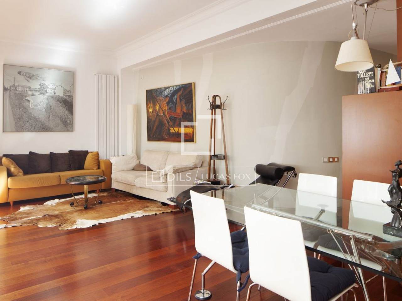 2bedroom designer apartment for sale in Barcelona Old Town