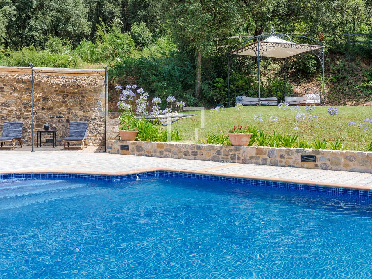Country property for sale near Girona