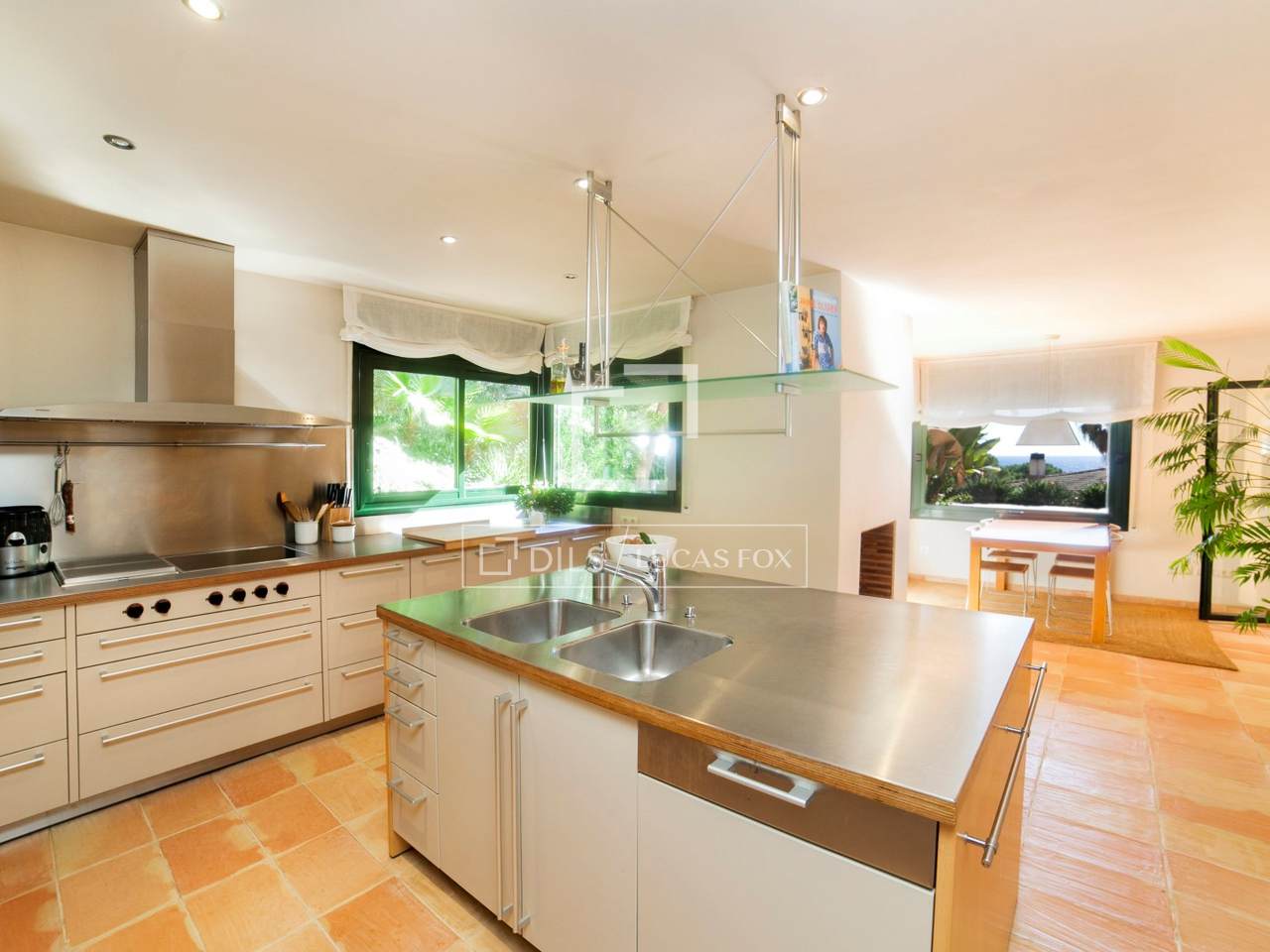 Wonderful Costa Brava villa for sale with sea views