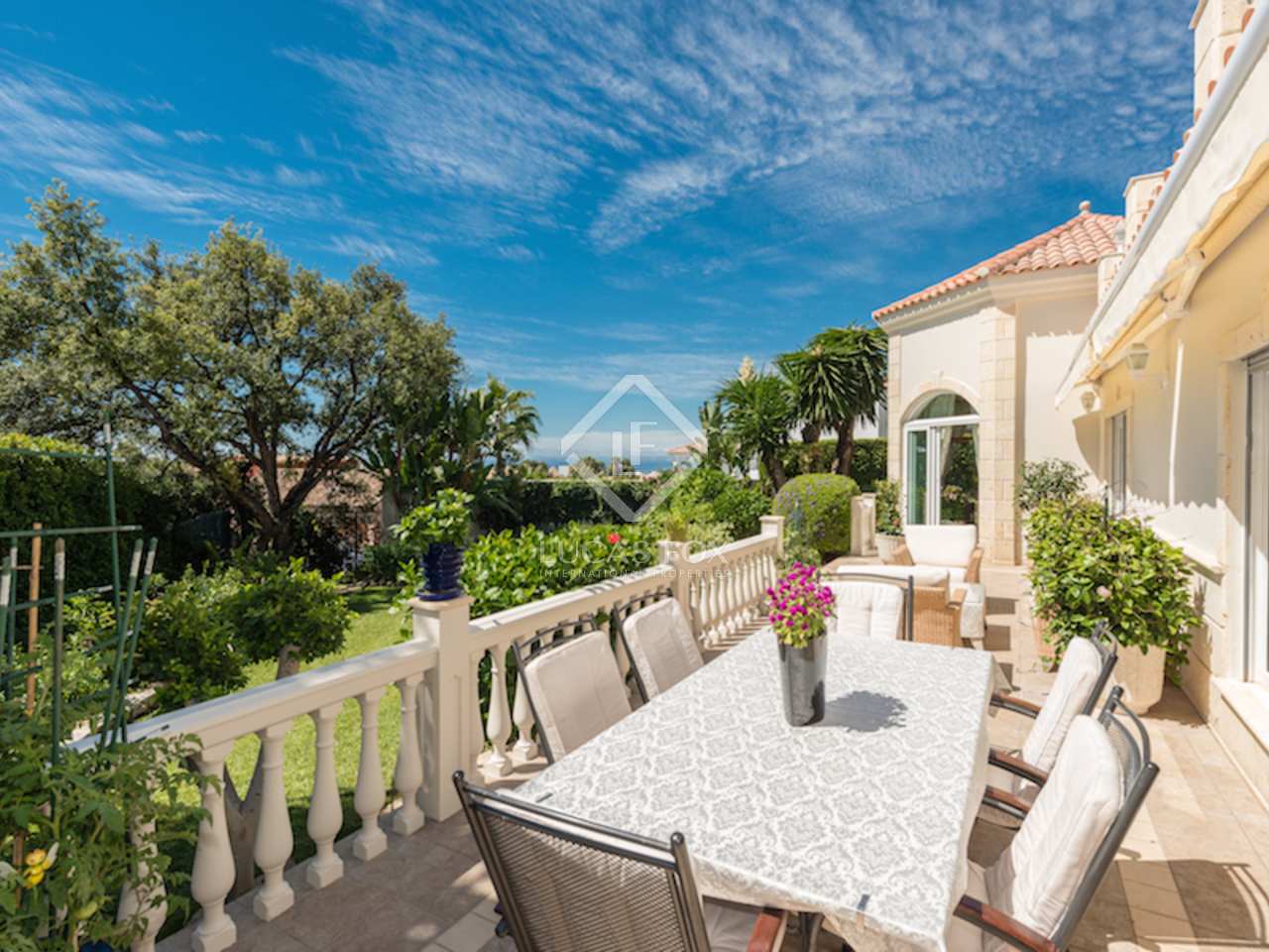 429m2 villa with 6 bedrooms for sale in El Rosario, Marbella